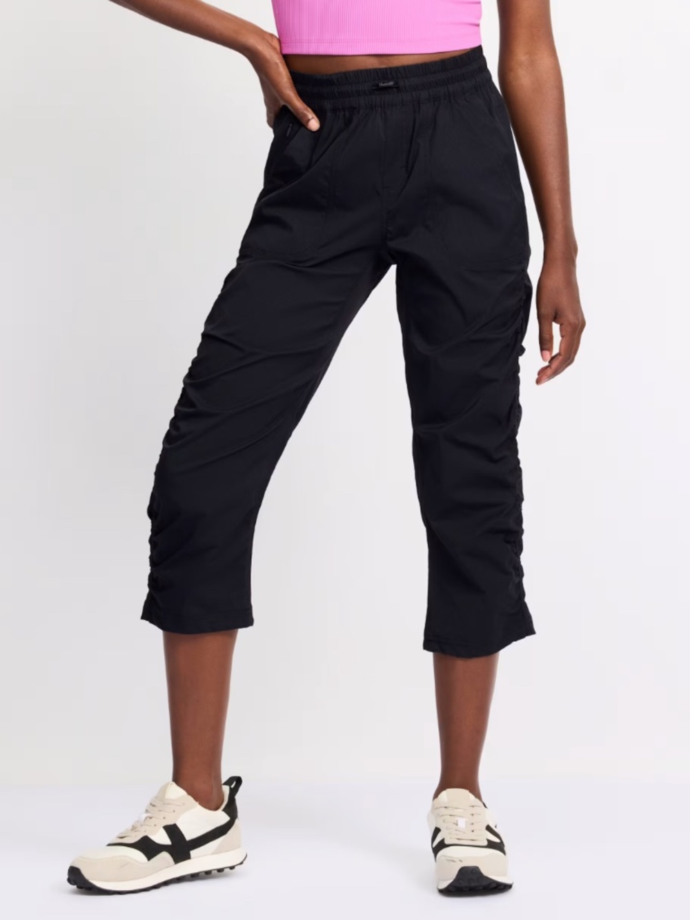 NWOT WE WANDER Woven Capri Pant, size small, black